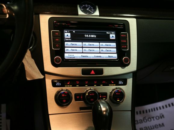 Volkswagen Passat Comfortline, 1.8 л, Робот, 2012 фото 10