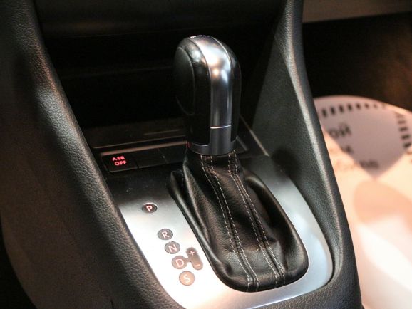 Volkswagen Golf Trendline, 1.4 л, Робот, 2011 фото 2