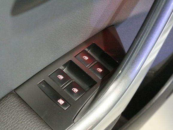 Opel Astra Active, 1.4 л, АТ, 2012 фото 2