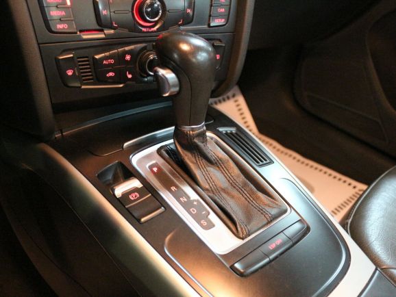 Audi A4 Стандарт, 1.8 л, Вариатор, 2010 фото 2