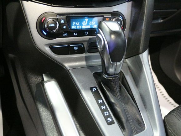 Ford Focus Titanium, 2.0 л, Робот, 2013 фото 12