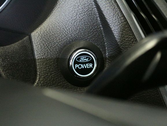 Ford Focus Titanium, 2.0 л, Робот, 2013 фото 1