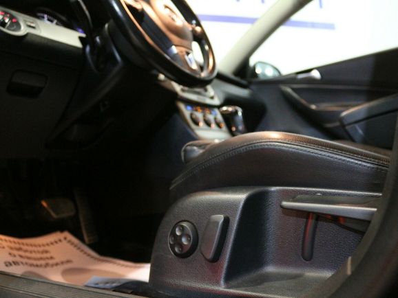 Volkswagen Passat Comfortline, 1.8 л, Робот, 2010 фото 11