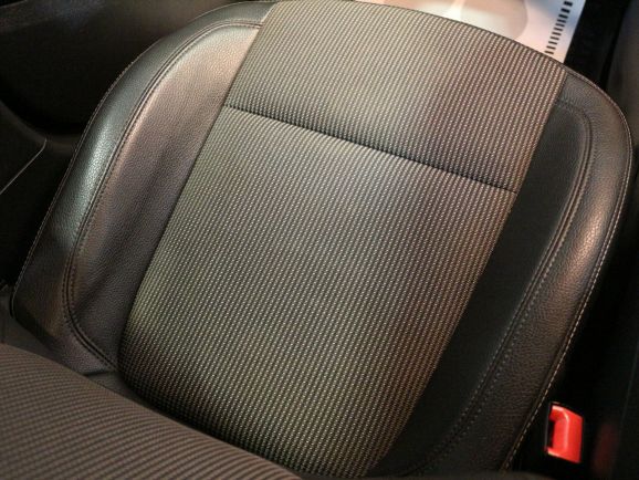 Opel Astra, 1.6 л, АТ, 2010 фото 2