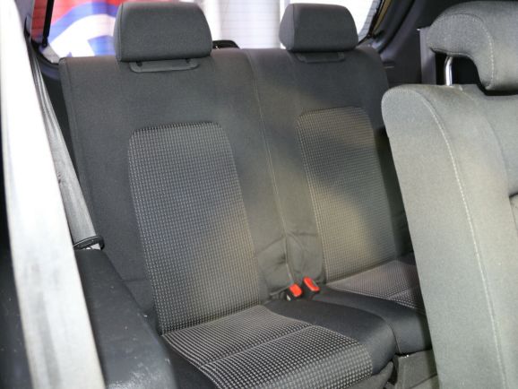 Chevrolet Captiva, 2.4 л, МТ, 2011 фото 1