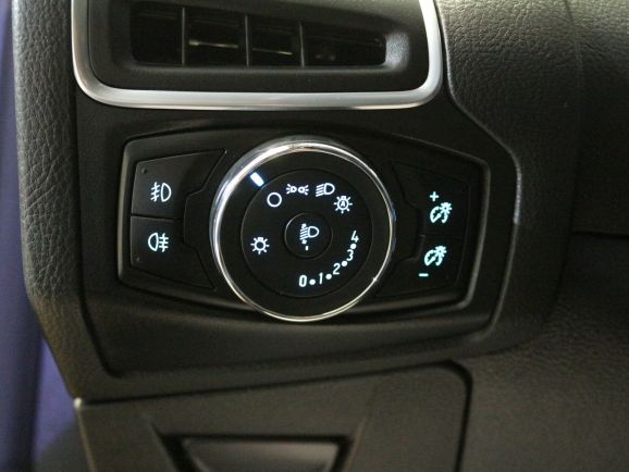 Ford Focus Titanium, 1.6 л, Робот, 2014 фото 1