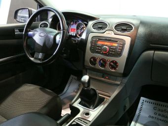 Ford Focus Comfort, 1.8 л, МКПП, 2010 фото 7