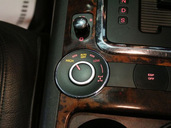 Volkswagen Touareg, 3.2 л, АТ, 2005 фото 2