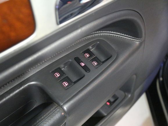 Volkswagen Touareg, 3.2 л, АТ, 2005 фото 1