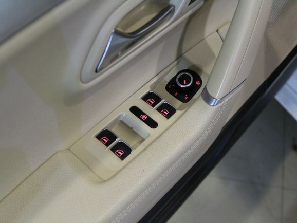 Volkswagen Passat CC, 1.8 л, Робот, 2010 фото 14