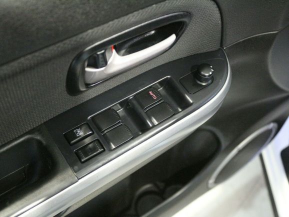 Suzuki Grand Vitara, 2.0 л, АТ, 2008 фото 2