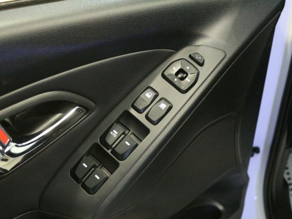 Hyundai ix35 Comfort + Navi, 2.0 л, АТ, 2012 фото 2