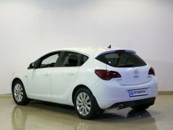 Opel Astra Cosmo, 1.4 л, АКПП, 2012 фото 5