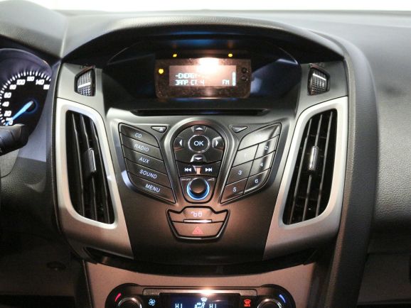 Ford Focus, 1.6 л, Робот, 2014 фото 2