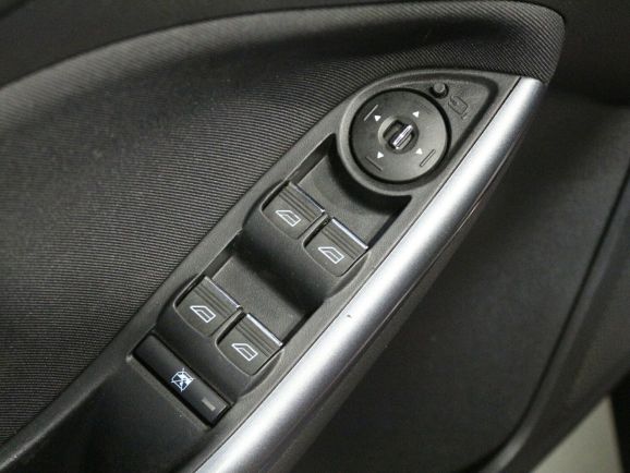 Ford Focus Titanium, 2.0 л, Робот, 2013 фото 2