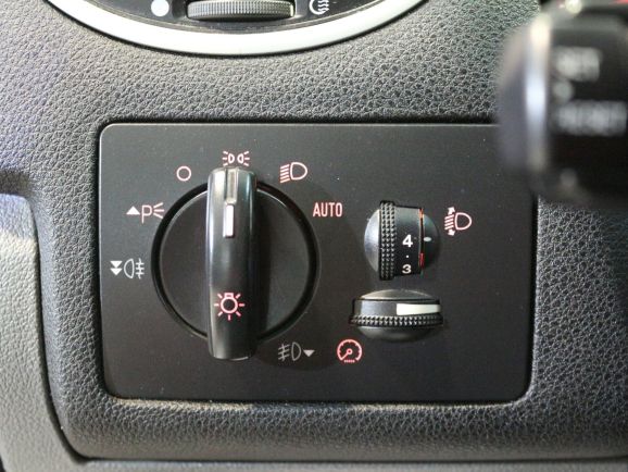 Ford Focus Titanium, 1.6 л, АТ, 2008 фото 2