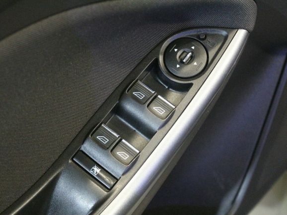 Ford Focus Titanium, 2.0 л, Робот, 2014 фото 2