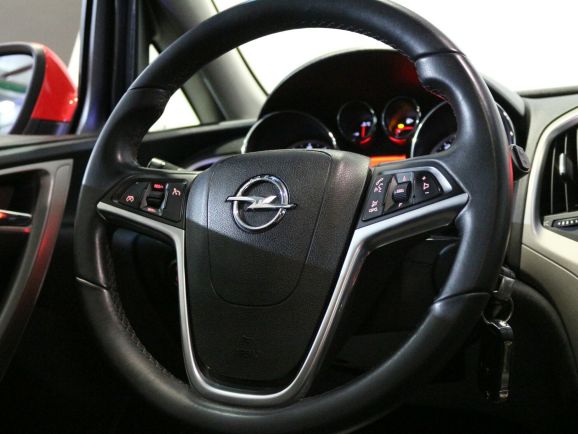 Opel Astra Cosmo, 1.4 л, АТ, 2011 фото 7