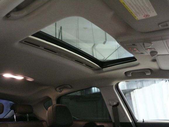 Opel Astra Cosmo, 1.4 л, АТ, 2011 фото 2