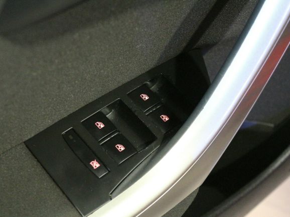 Opel Astra Cosmo, 1.4 л, АТ, 2011 фото 1