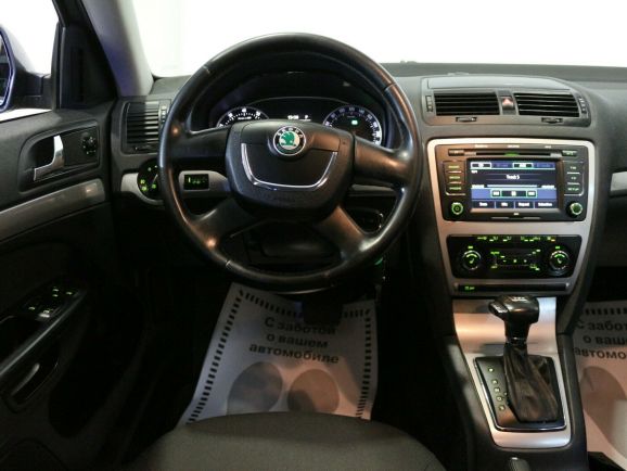 Skoda Octavia Elegance, 1.4 л, Робот, 2011 фото 8