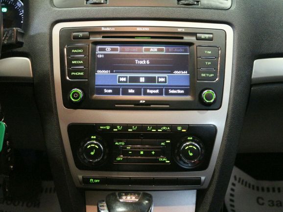 Skoda Octavia Elegance, 1.4 л, Робот, 2011 фото 10