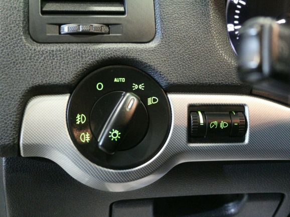 Skoda Octavia Elegance, 1.4 л, Робот, 2011 фото 1