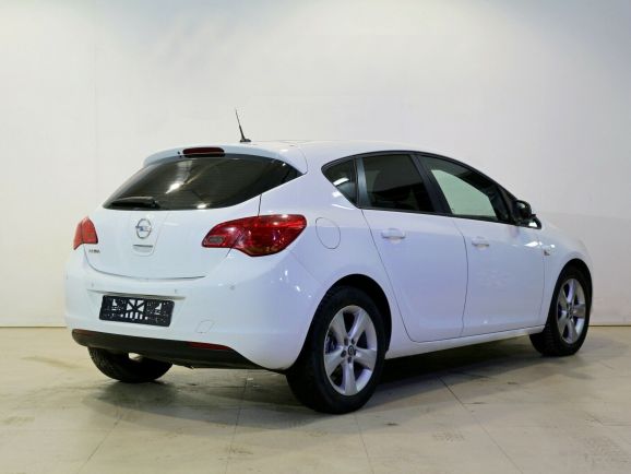 Opel Astra Cosmo, 1.6 л, АТ, 2012 фото 4