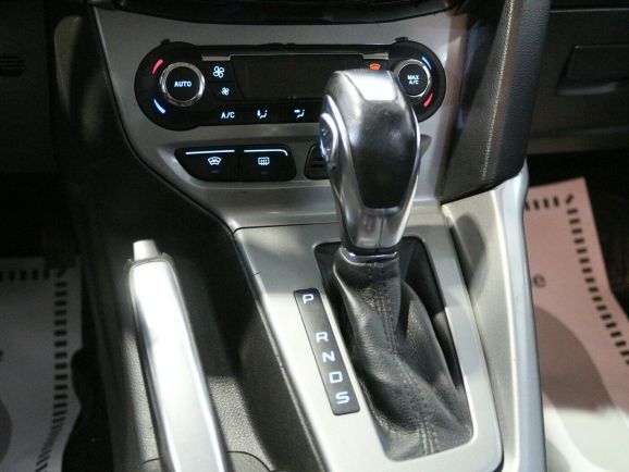 Ford Focus Trend +ESP, 2.0 л, Робот, 2013 фото 11