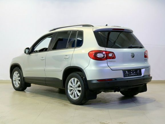 Volkswagen Tiguan Sport&Style, 2.0 л, АТ, 2009 фото 6