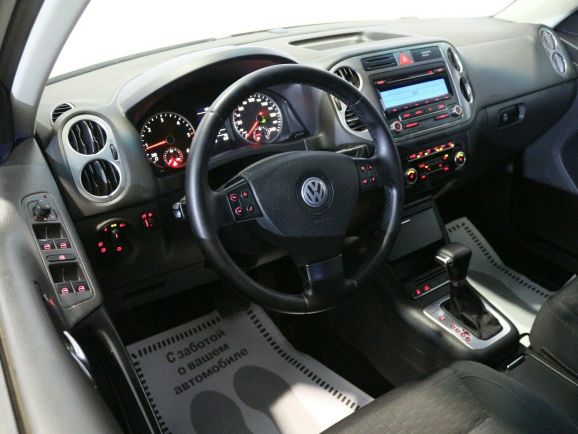 Volkswagen Tiguan Sport&Style, 2.0 л, АТ, 2009 фото 9