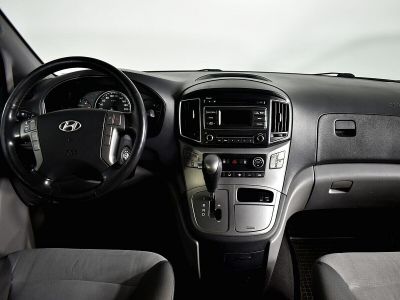 Hyundai H-1, 2.5 л, АКПП, 2016 фото 8