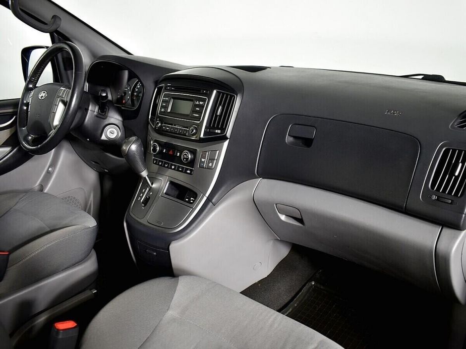 Hyundai H-1, 2.5 л, АТ, 2016 фото 10