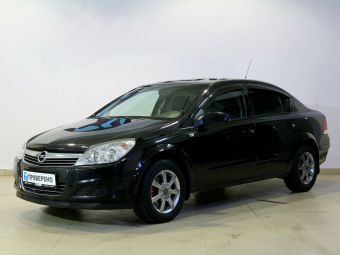 Opel Astra, 1.8 л, МКПП, 2011 фото 3