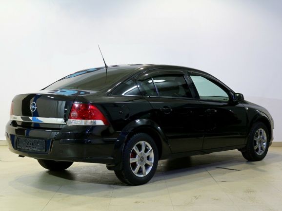 Opel Astra, 1.8 л, МТ, 2011 фото 4