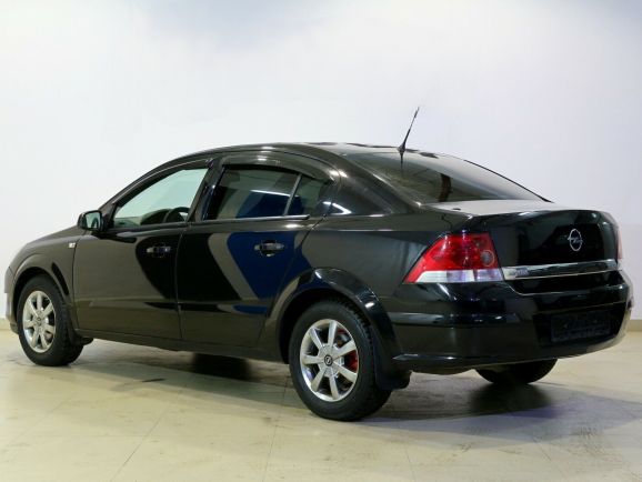Opel Astra, 1.8 л, МТ, 2011 фото 6