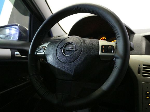 Opel Astra, 1.8 л, МТ, 2011 фото 7