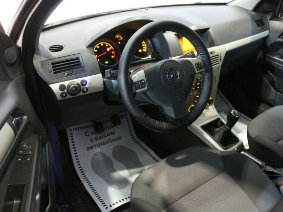 Opel Astra, 1.8 л, МТ, 2011 фото 9