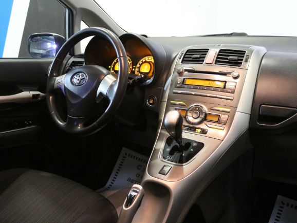 Toyota Auris, 1.6 л, Робот, 2008 фото 7