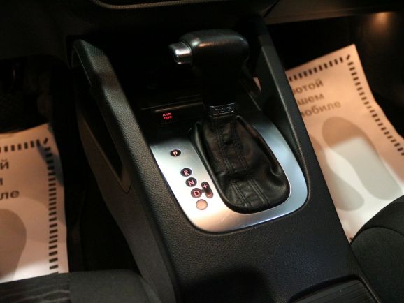 Volkswagen Jetta, 1.6 л, Робот, 2010 фото 10