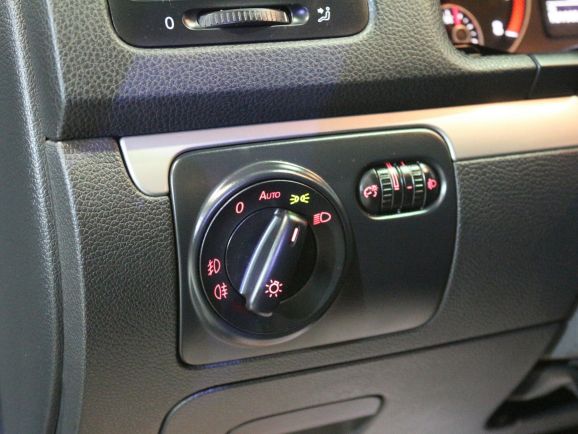 Volkswagen Jetta, 1.6 л, Робот, 2010 фото 1