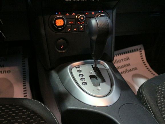 Nissan Qashqai, 2.0 л, Вариатор, 2009 фото 10