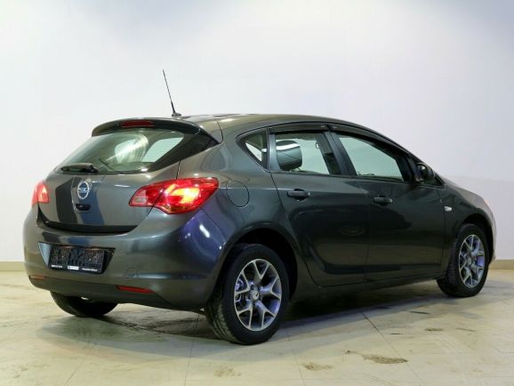 Opel Astra, 1.6 л, АТ, 2010 фото 4