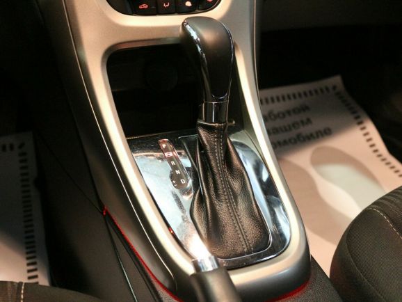 Opel Astra, 1.6 л, АТ, 2010 фото 2