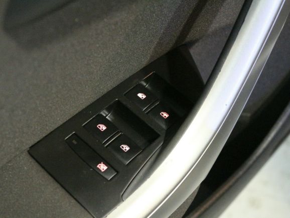 Opel Astra, 1.6 л, АТ, 2010 фото 1