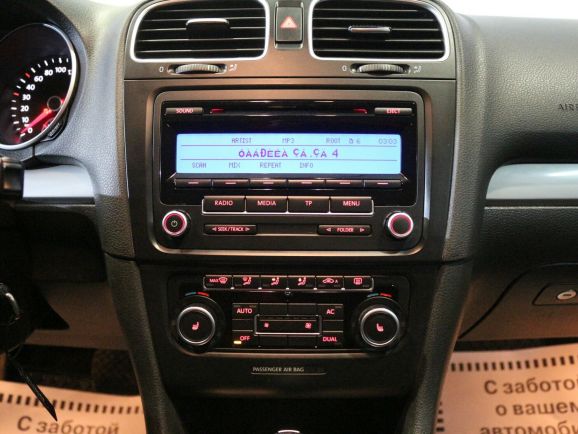 Volkswagen Golf, 1.6 л, Робот, 2011 фото 9