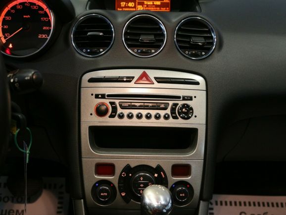 Peugeot 308, 1.6 л, АТ, 2010 фото 8