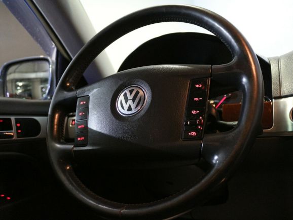 Volkswagen Touareg, 4.2 л, АТ, 2004 фото 2