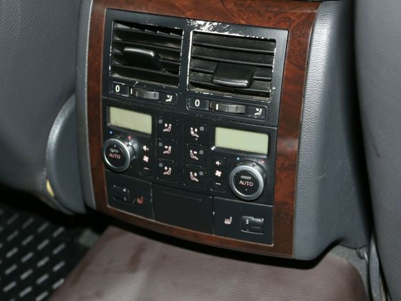 Volkswagen Touareg, 4.2 л, АТ, 2004 фото 1