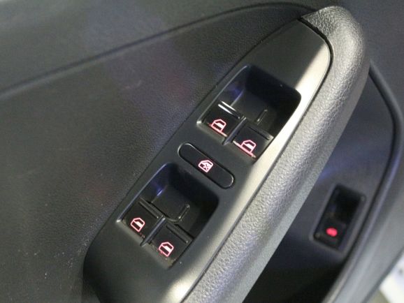 Volkswagen Jetta, 1.6 л, МТ, 2011 фото 2